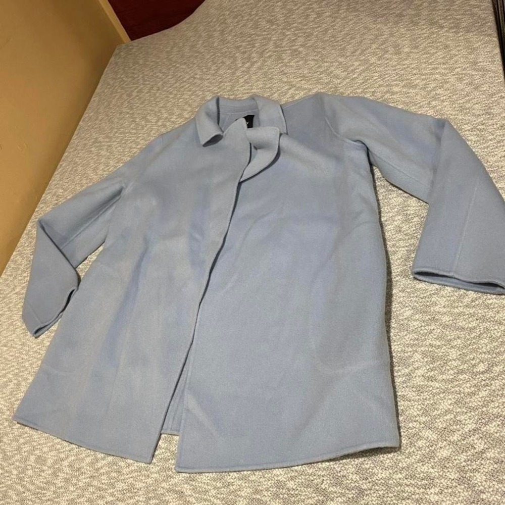 Theory light blue blazer light blue women Large. 90% wool open front SKU-À139